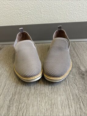 Adam Tucker Women’s  Slip-On Knit Loafers in Light Gray with Gold Trim